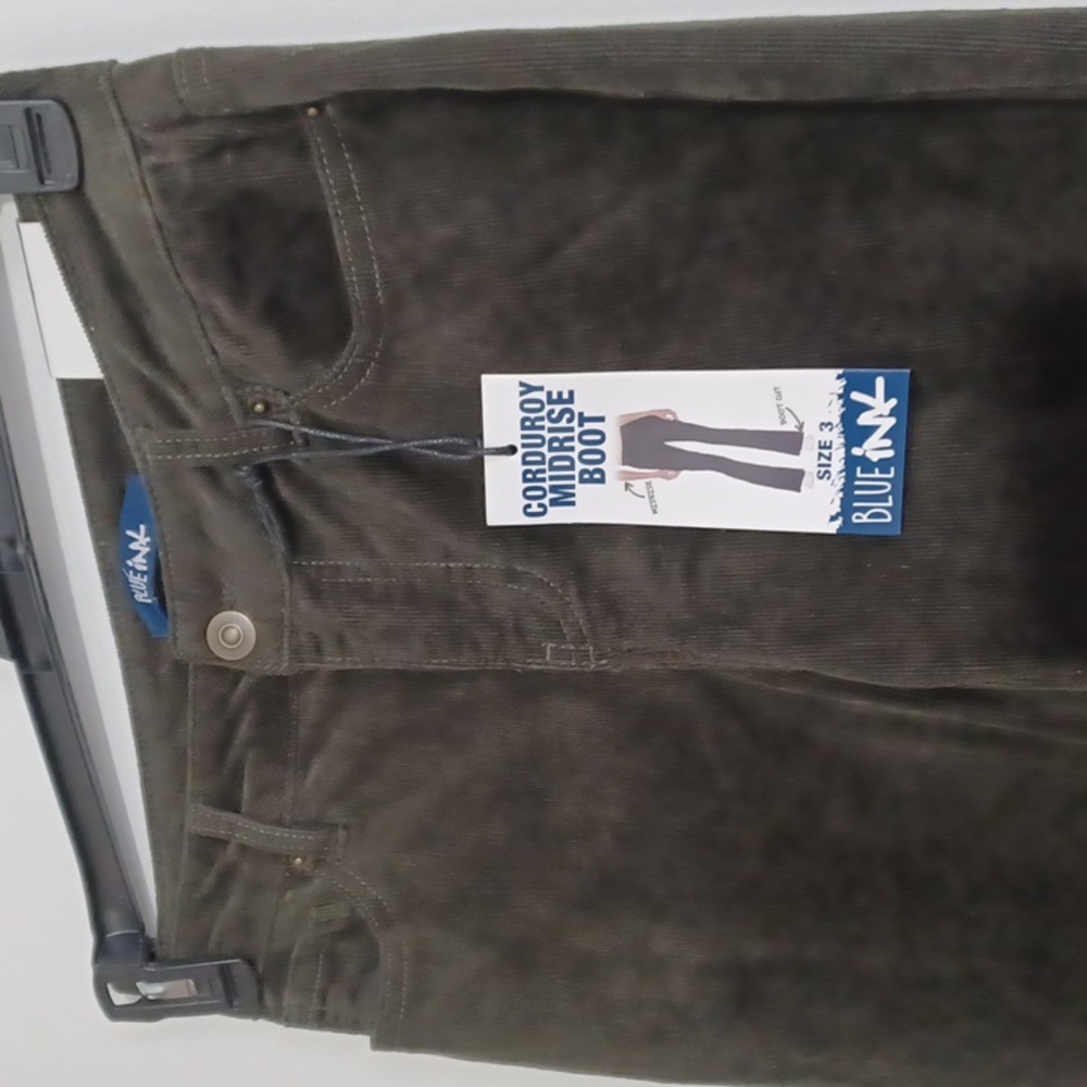 NEW size 3 green Corduroy pants. "Midrise Boot" pants. Casual. Everyday - Picture 3 of 16